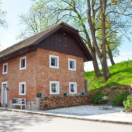 Lodge Romantisches Backhaus Am Kuhstallergut Alkoven