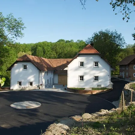 Lodge Romantisches Backhaus Am Kuhstallergut Alkoven